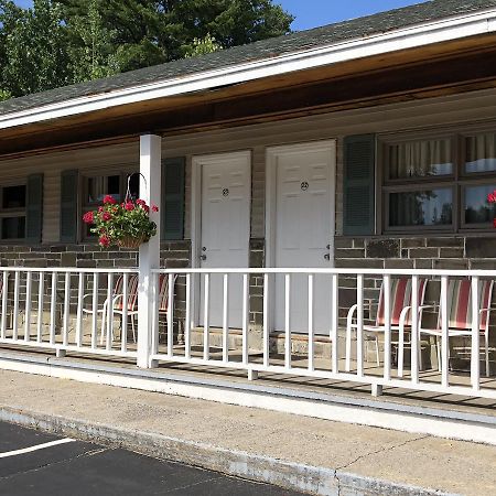 Wakita Court Motel Queensbury Zewnętrze zdjęcie