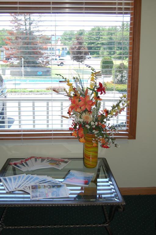 Wakita Court Motel Queensbury Zewnętrze zdjęcie