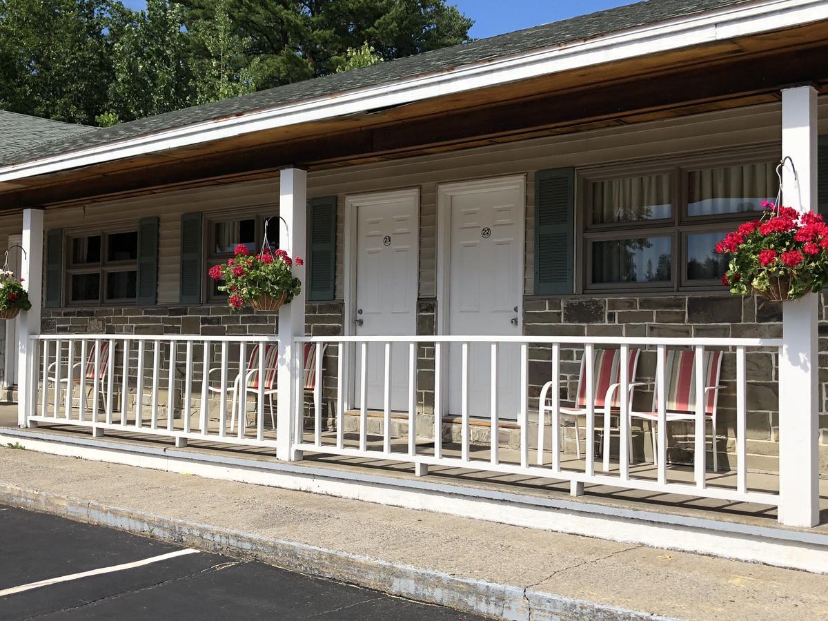 Wakita Court Motel Queensbury Zewnętrze zdjęcie