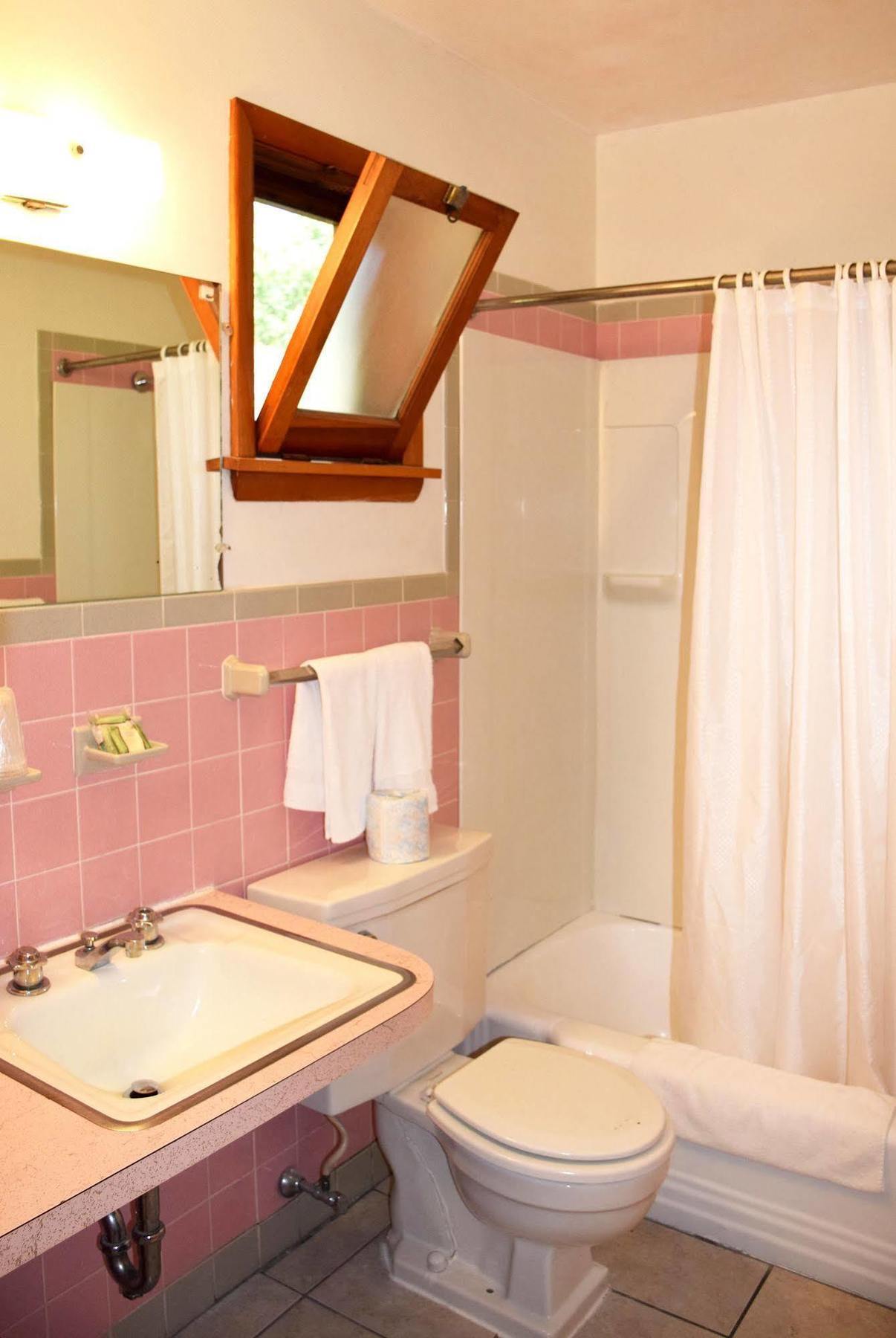 Wakita Court Motel Queensbury Zewnętrze zdjęcie