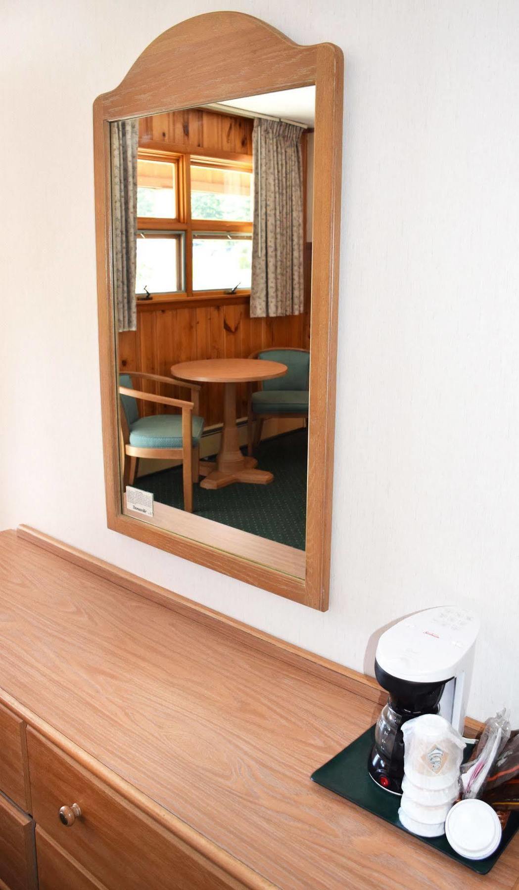 Wakita Court Motel Queensbury Zewnętrze zdjęcie